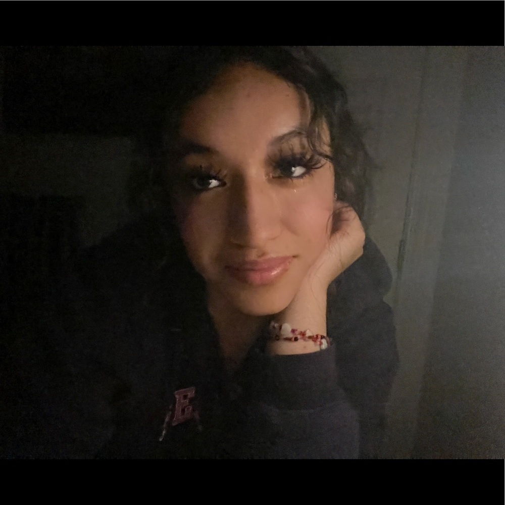 Meet your Posher, Alma